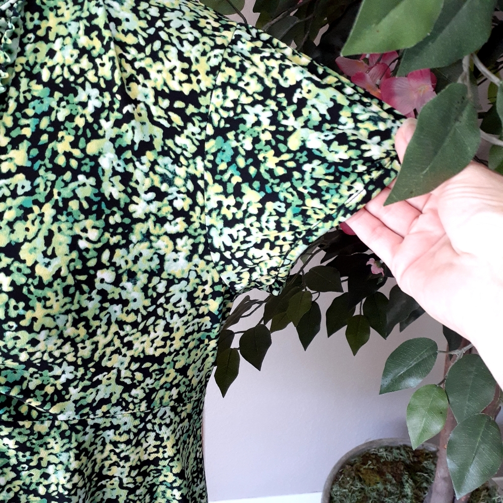 STYLE & COMPANY Green Ruffled V-Neck Top - Picture 7 of 7